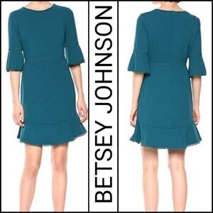 NEW! BETSEY JOHNSON Plus Size Crepe Bell Sleeve Sheath Dress  2.